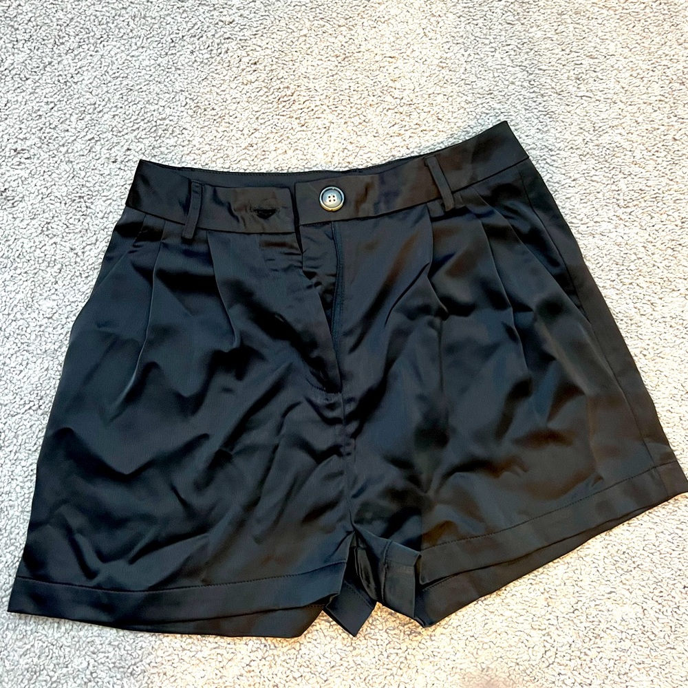 Pleated satin shorts black
